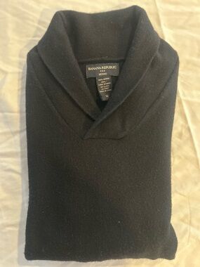 Banana Republic Men's V-Neck Merino Sweater - Black